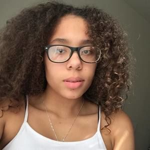 Meet your Posher, Makenzie